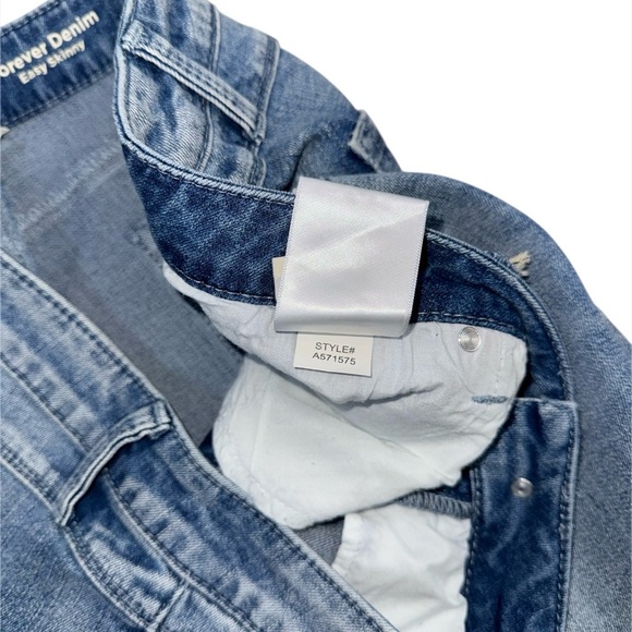NWT Laurie Felt Forever Denim Easy Skinny Destructed Jeans Women’s 16 Raw Hem - Picture 11 of 11